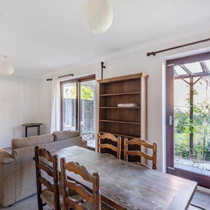 3 bedroom semi-detached house to rent - Photo 1