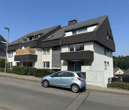 Moderne und helle Wohnung mit Balkon und attraktivem Grundriß - Photo 1