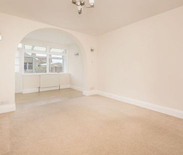 3 bedroom semi-detached house to rent - Photo 6