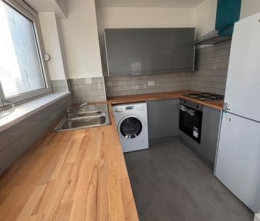 1 Bed Flat, Cascades Tower, E14 - Photo 6