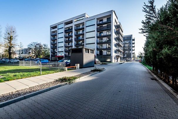 Duży balkon Hala garażowa i zewnętrzny Parking - Zdjęcie 1