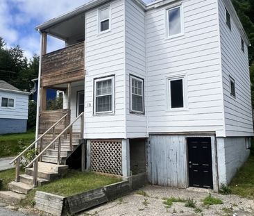 16 Cottage Road Upper Unit – CHARMING ARMDALE 2 BR 1 BATH UNIT AVAI... - Photo 3