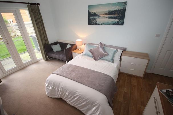 1 bedroom in a house share to rent - Photo 1