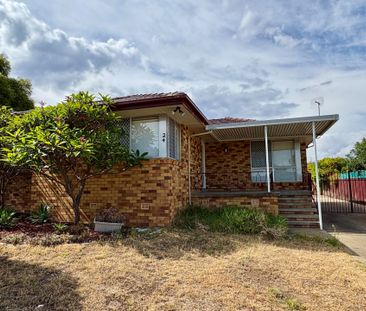 SOUTH TAMWORTH- 3 Bedroom Home - Photo 2