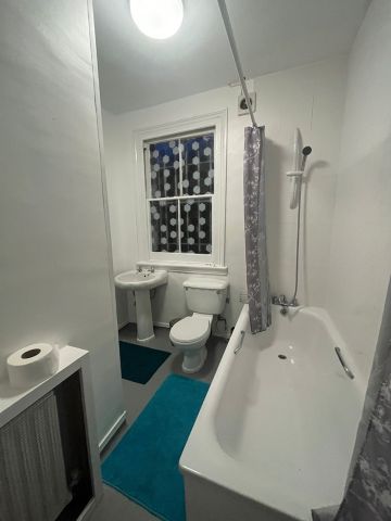 Room in a Shared House, Earlham Grove, E7 - Photo 3