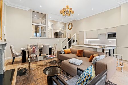 A spacious family home nestled in the heart of Knightsbridge - Photo 2