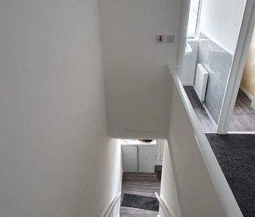 3 bedroom character property to rent - Photo 5