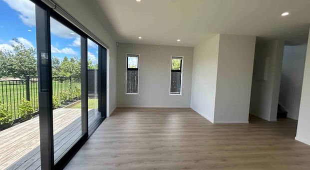 Brand new town house in the heart of Pukekohe - Photo 1
