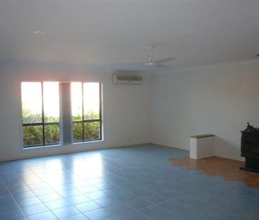 Exceptionally Positioned 4 Bedroom Home in Parkwood - Photo 5