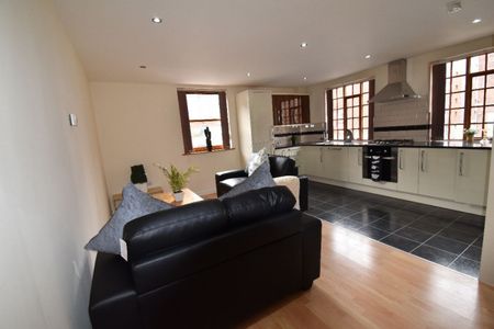 4 bed Apartment Lion Works - City Campus - Photo 3