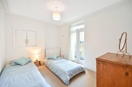 2 bedroom maisonette to rent - Photo 4