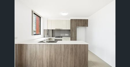 Beautiful 2 Bedroom Unit, Fantastic Location! - Photo 3