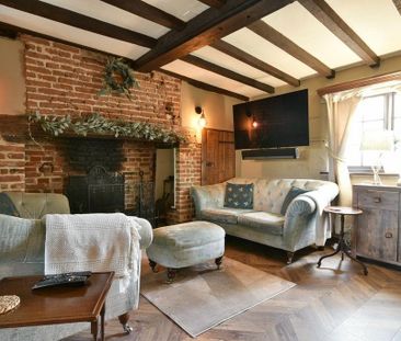 3 bedroom character property to rent - Photo 1