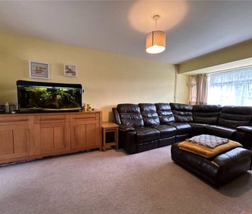 3 Bedroom House - Cunningham Avenue, Bishops Waltham - Photo 3