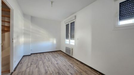 House - Photo 3