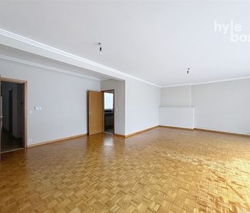 Centraal gelegen, ruim 3 slaapkamer appartement - Foto 5