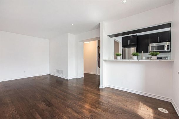 For Lease - 2427 Nutgrove Avenue, Barrhaven, Ontario - Photo 1