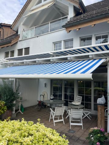 Charmante 4.5-Zimmer-Maisonette-Wohnung in Egg (ZH) - Photo 3