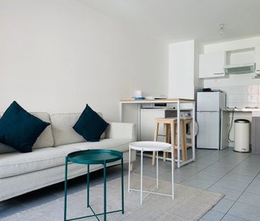 Location Appartement 2 pièces MARSEILLE 8ème - Photo 1