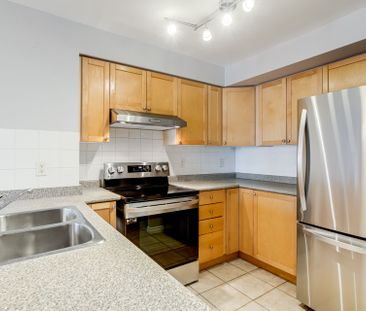 For Lease - 25 Kingsbridge Garden Circle Unit# 2022, Mississauga, O... - Photo 6