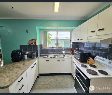 Comfort and convenience in the heart of Logan - Photo 3