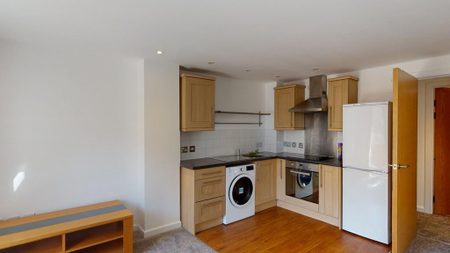 2 bedroom flat to rent - Photo 4