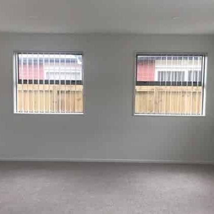 Sunny warm 2 bedroom townhouse available to rent. - Photo 1