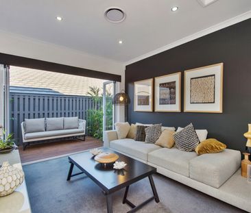 Stunning Ex-Display Home in Ormeau Ridge – Luxury Living With Low-M... - Photo 2