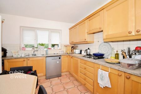 3 bedroom detached house to rent - Photo 4