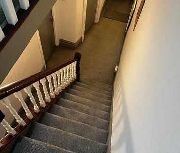 Room in a Shared House, Grove Park Avenue, BS4 - Photo 2