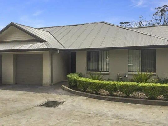 “Easy Care Living!- with a community pool” - Photo 1