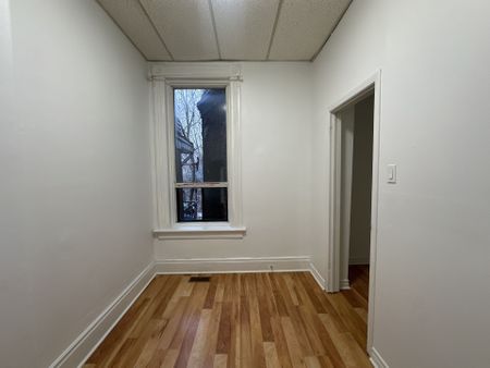 For Lease - 1504 Queen Street Unit# 2B, Toronto, Ontario - Photo 3