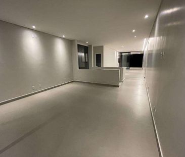 CASA 340m² - 5qts - Moderna - Planejada - Condominio Quintas do Sol - Foto 1