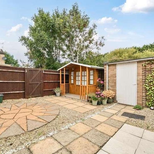 St. Anthonys Close, Aylesbury, HP19 - Photo 1