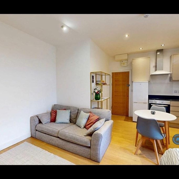Studio to rent - Photo 1