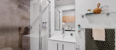 Superior Single Studio (Washing/dryer combo machine supplied) - Photo 4