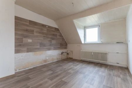 Ca. 51 m² große 2-Zimmer-Dachgeschosswohnung mit Tageslichtbad in Hagen-Eilpe - Photo 4