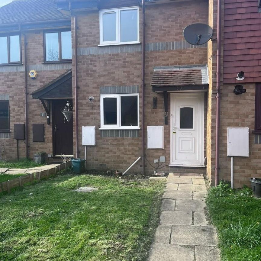 Willenhall Drive, Hayes, Middlesex, UB3 2UT - Photo 2