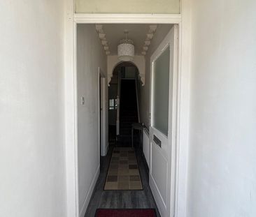 3 Bed Semi-Detached House, Vicarage Road, CR0 - Photo 1