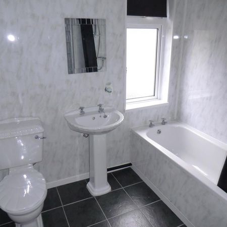 2 bedroom terraced house to rent - Photo 3