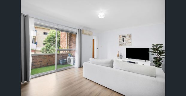 2-bedroom apartment in the heart of Campbelltown - Photo 1