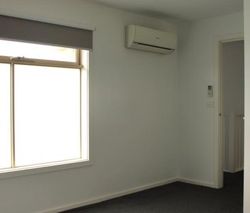 Stylish Living in the heart of Reservoir! - Photo 4