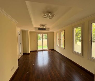 Single Row 4E Springs 2 Bed + Study Close to Pool - Photo 6