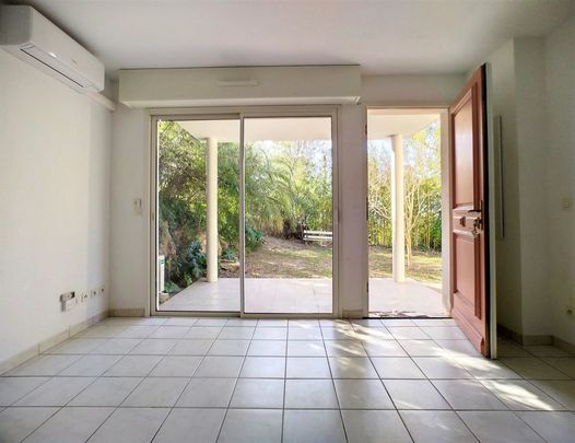 Rare St Raphael Valescure Appartement en RDJ en Location - Photo 1