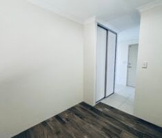 HOME FOR CHRISTMAS - Photo 1