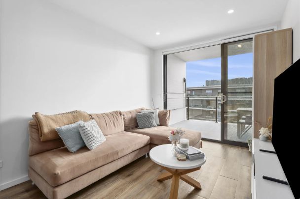 Contemporary Inner-South Lifestyle with Space, Style & Convenience - Photo 1