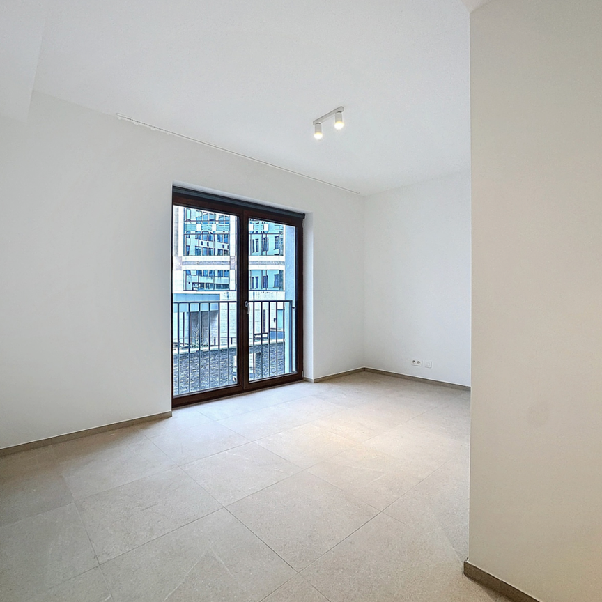 Flat - for rent - Photo 1