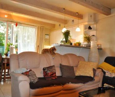 Gelijkvloers appartement met ruim terras op rustige ligging. - Photo 1