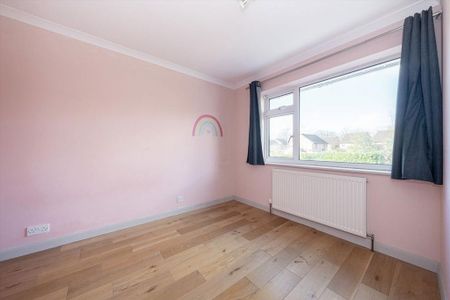 4 bedroom end of terrace house to rent - Photo 3