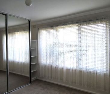 Well-Presented 3-Bedroom Family Home - Photo 5